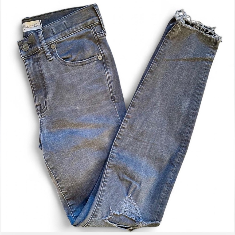 MADEWELL 9” High Riser Skinny Skinny Distressed Jean in Black with Raw Hem — 25